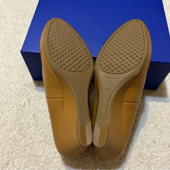 AEROSOLES Women's Iris Slip on Wedge Pump in Light Tan Leather Size 6.5 - Picture 4 of 8